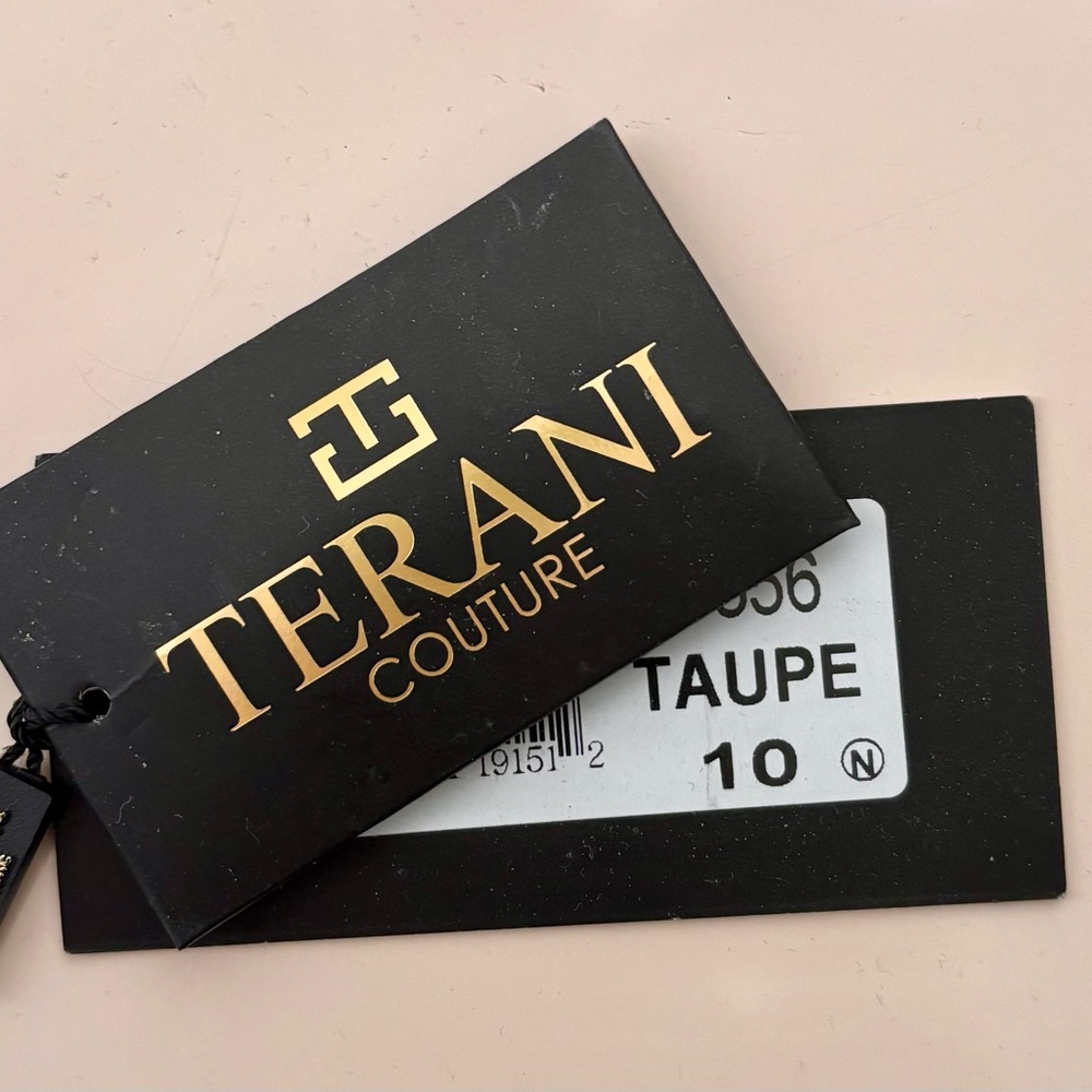 Terani Couture - Elegant Satin Evening Gown - Picture 4 of 7